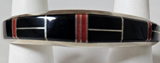 Photo of inlayed bracelet by Wayne Muskett