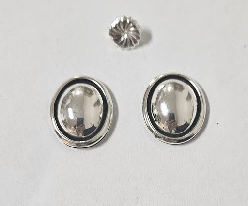 Photo of jewelry by Artie Yellowhorse