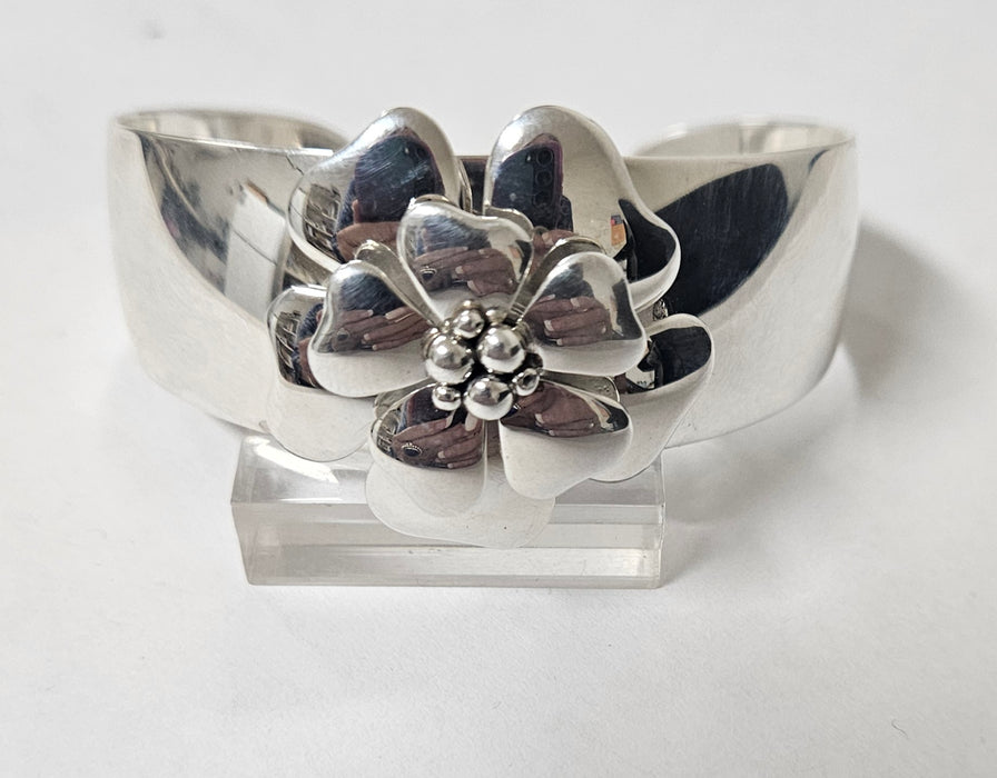 Photo of Jewelry by Artie Yellowhorse