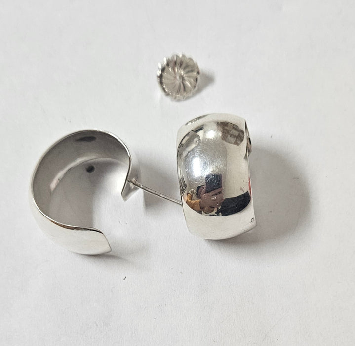 Photo of jewelry by Artie Yellowhorse