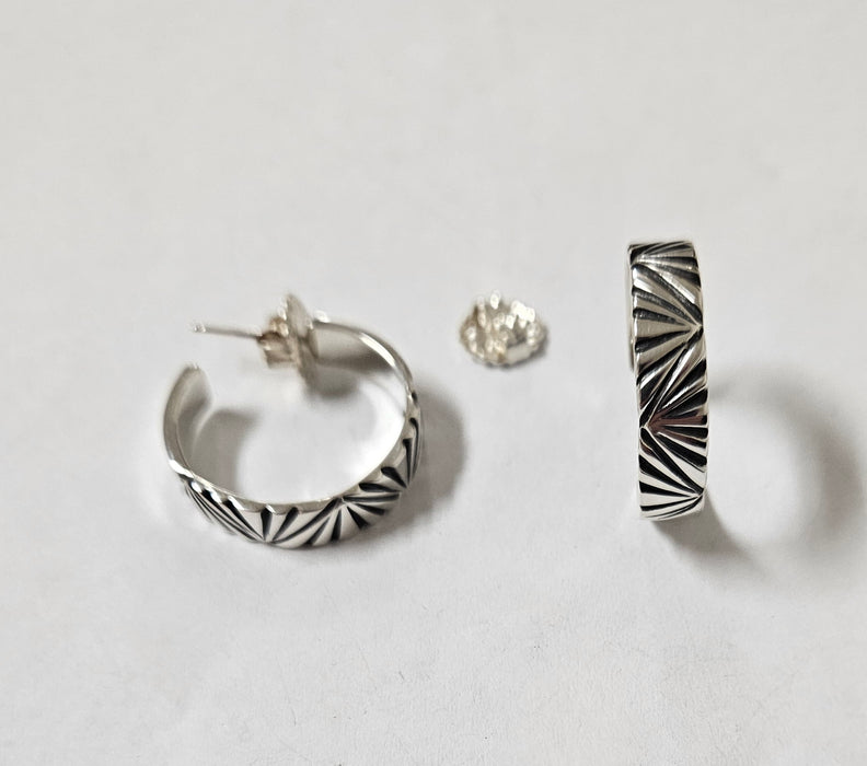 1370 Small stamped silver hoop earring