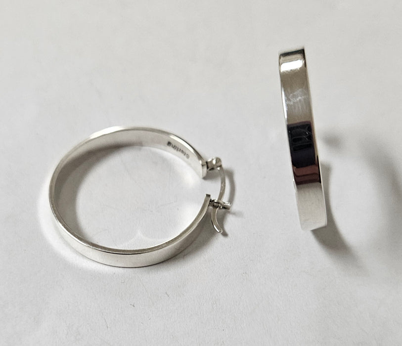 1371 Narrow plain silver hoop earring
