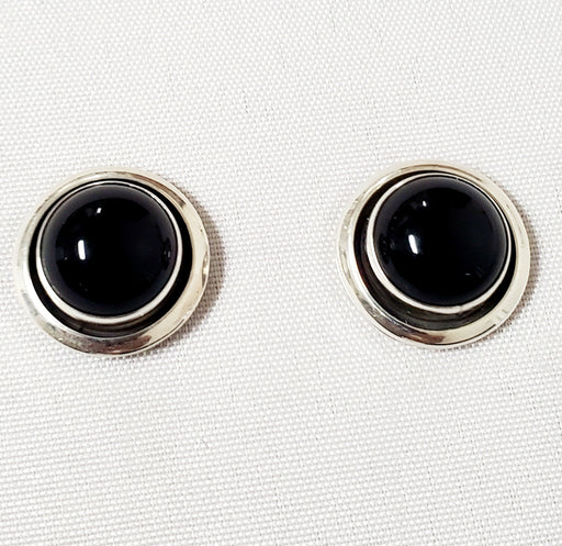 Photo of Onyx and Silver post earring by Artie Yellowhorse