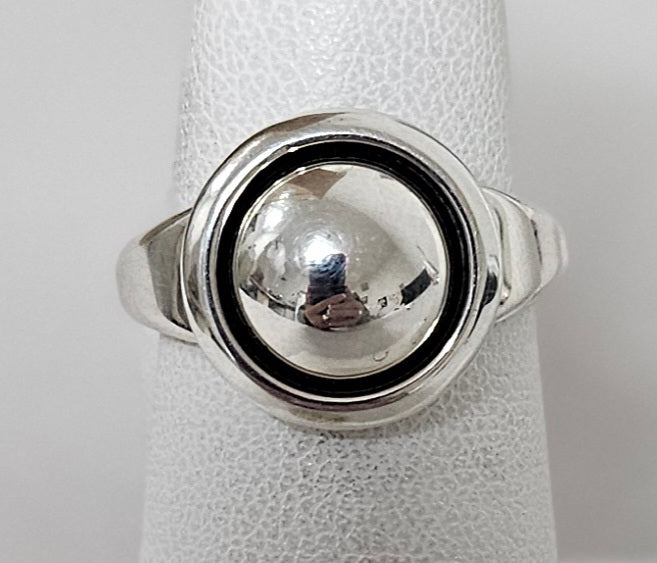935 Small Silver Shadowbox Ring