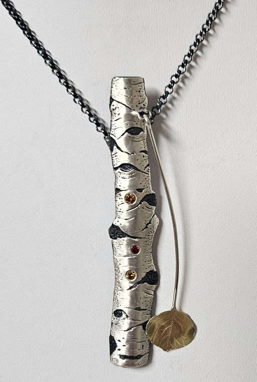 Photo of jewelry by Wolfgang Vaatz