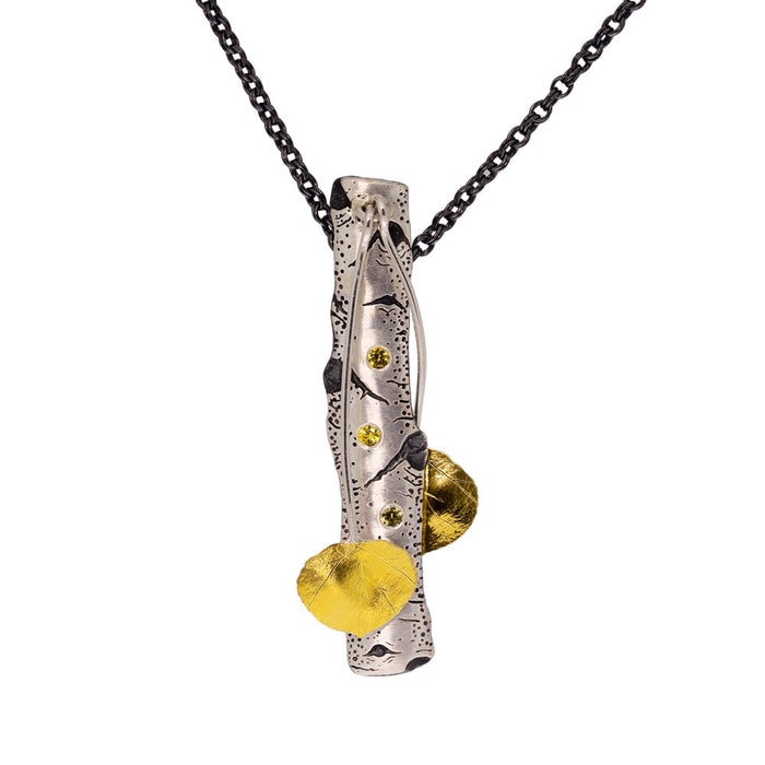 Photo of jewelry by Wolfgang Vaatz