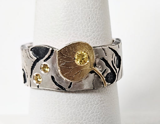 Photo of jewelry by Wolfgang Vaatz