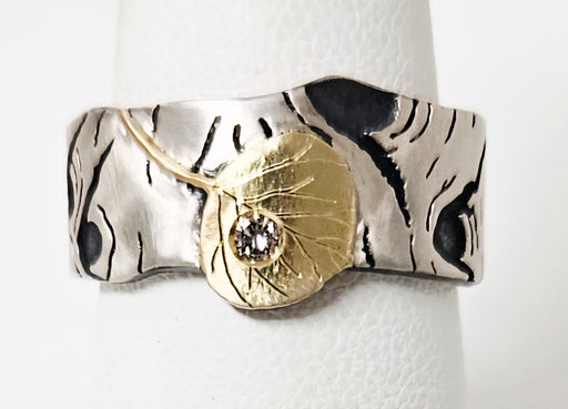 Photo of jewelry by Wolfgang Vaatz