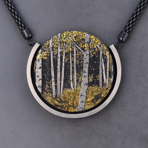 Photo of jewelry by Wolfgang Vaatz